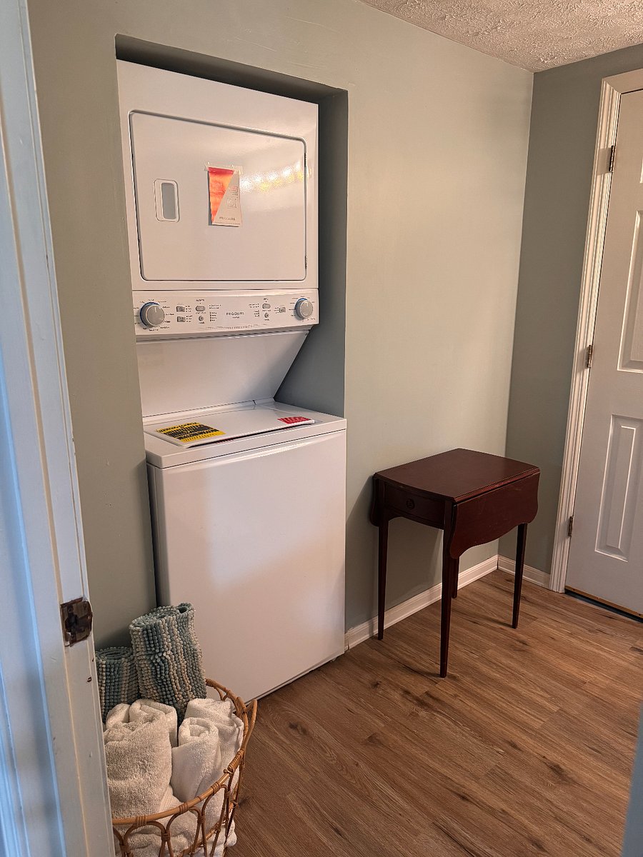 Furnished Finder property 702695_1 photo 8