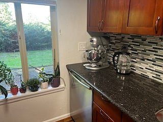 Nice appliances, stove electric/oven frige with ice maker