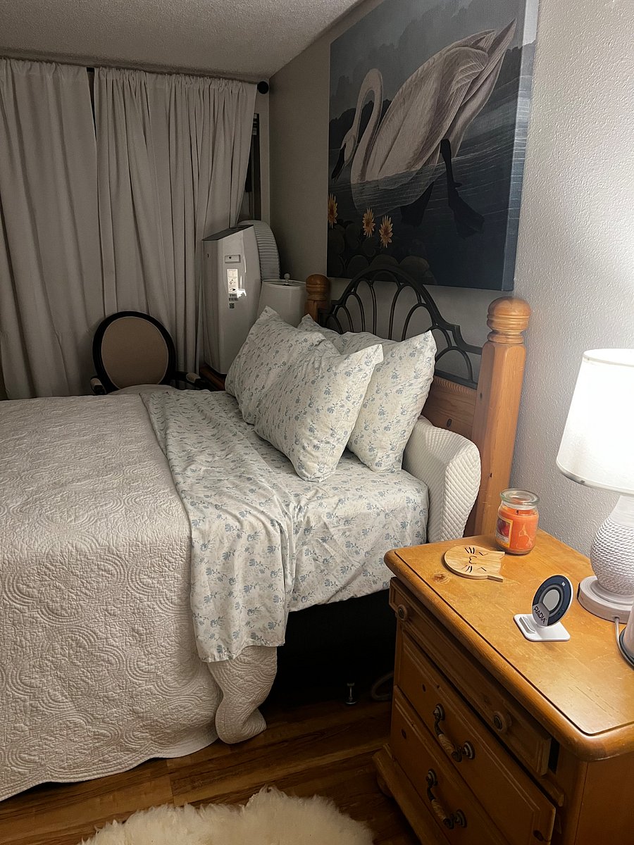Queen bed