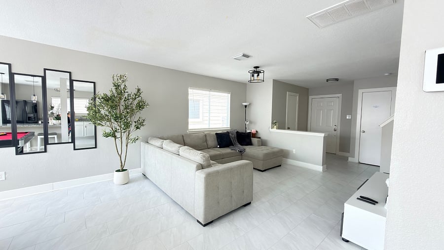 Furnished Finder property 702798_1 photo 3