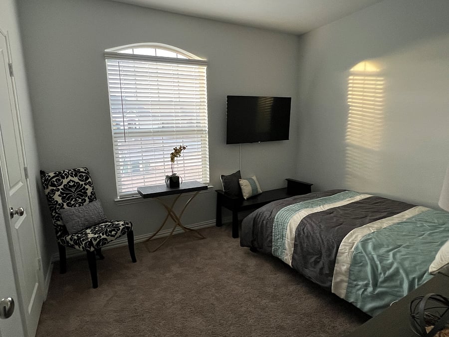 Furnished Finder property 702876_1 photo 5