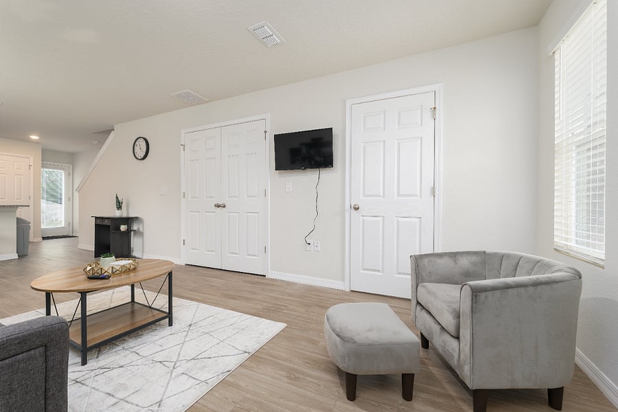 Furnished Finder property 702907_2 photo 8