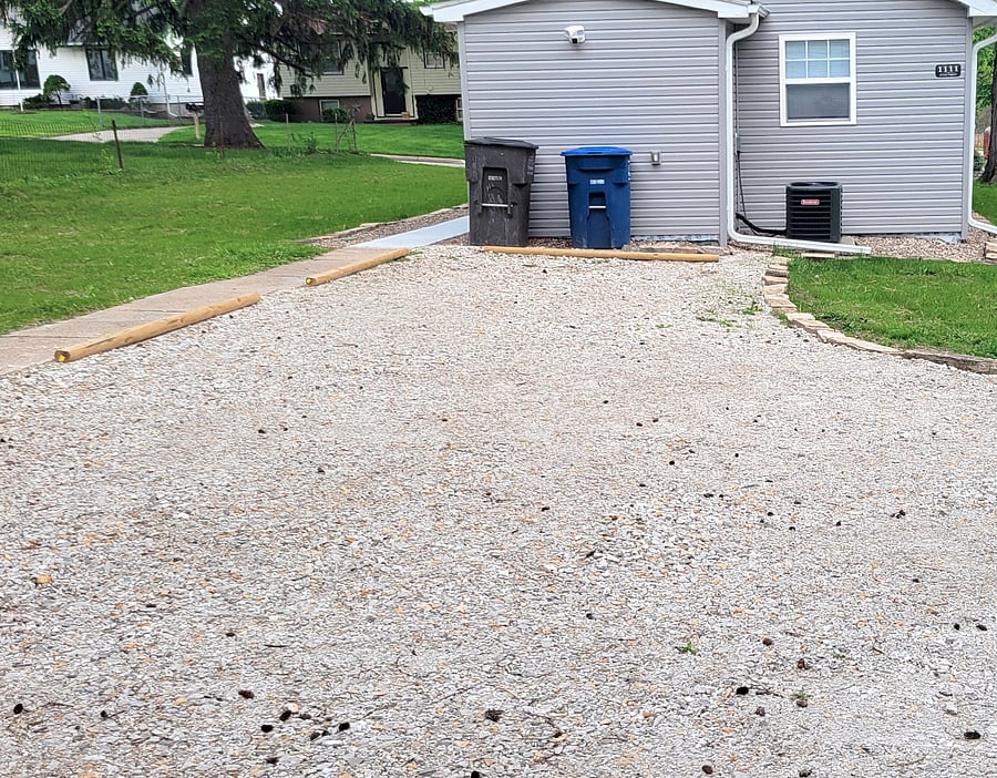 Plenty of off street parking can fit 3 cars in driveway