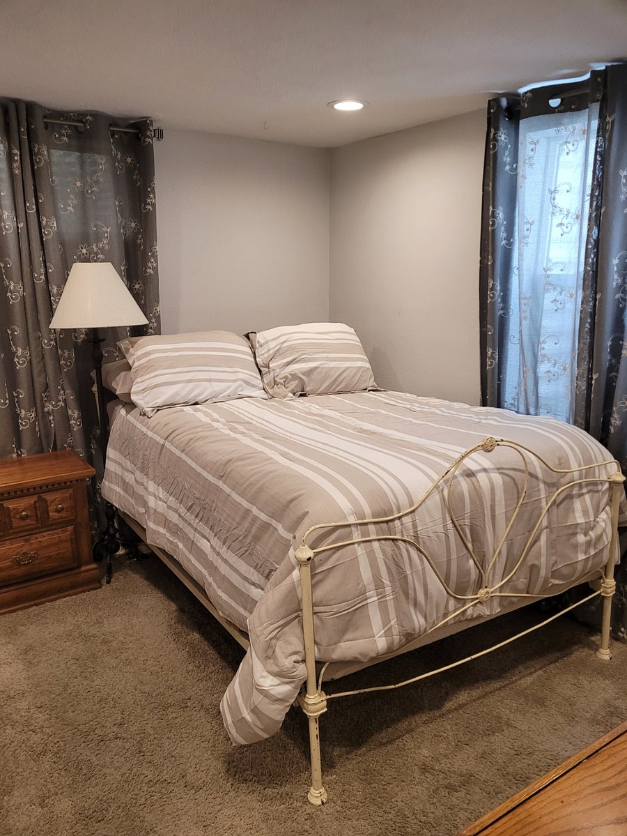 Bedroom 1 8x11