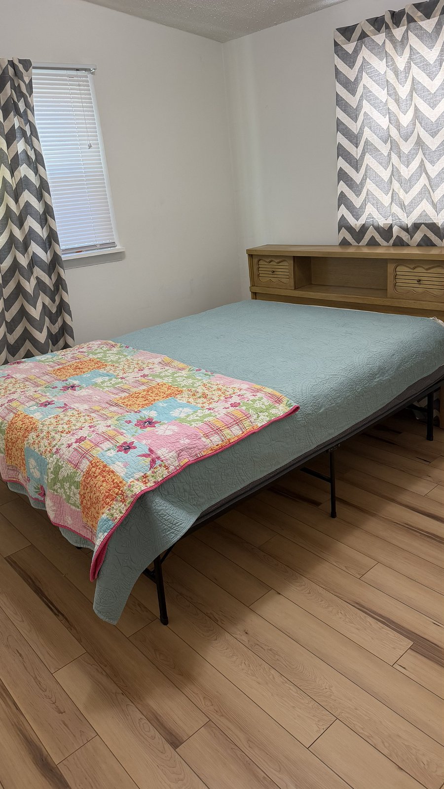 Queen bed for your guest visitors