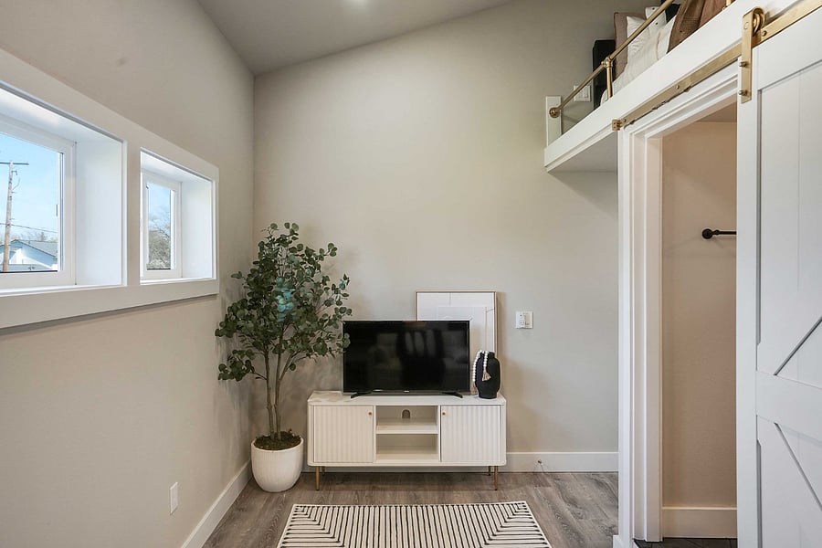Furnished Finder property 703087_2 photo 8