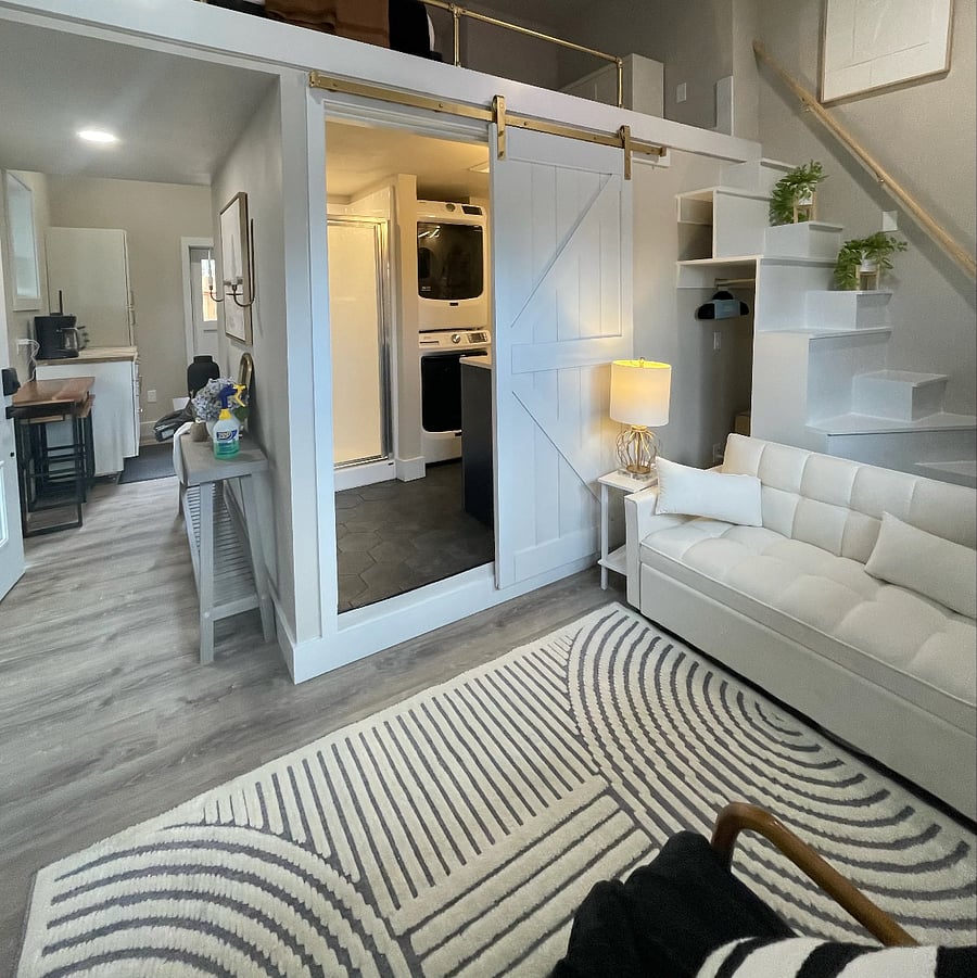 Furnished Finder property 703087_2 photo 1