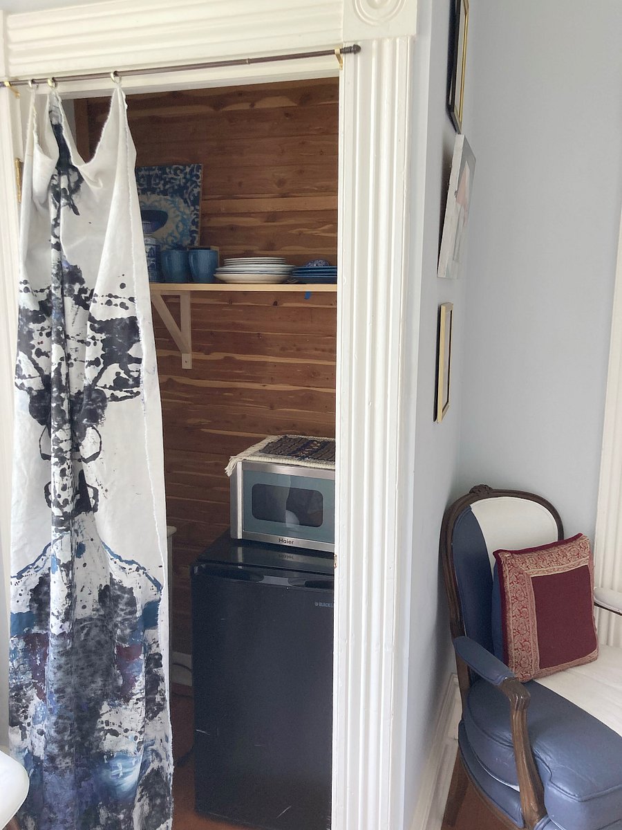 Master Bedroom Adjoining Room Kitchenette