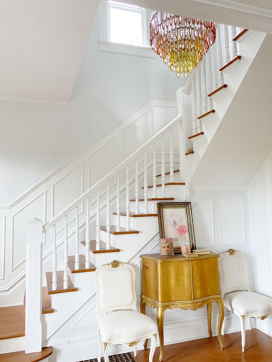 Entryway and stairs leading to Master Bedroom