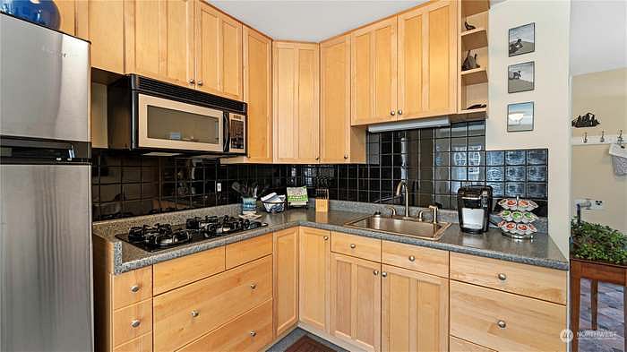 Furnished Finder property 703253_1 photo 3