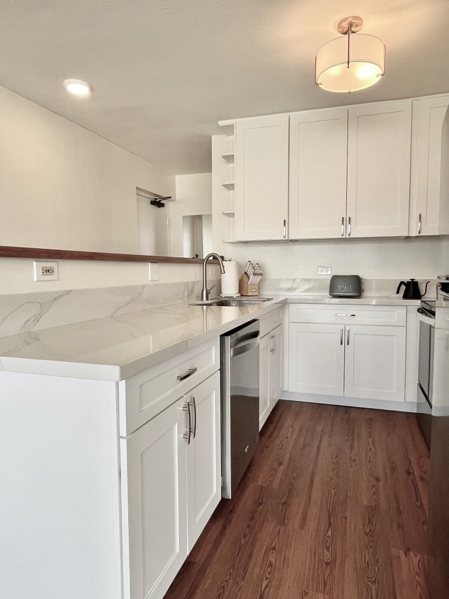Kitchen w/ Quartz Countertops & Dishwasher