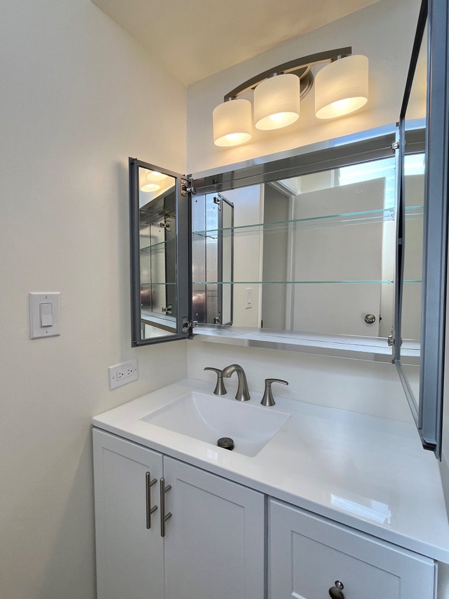 Master vanity