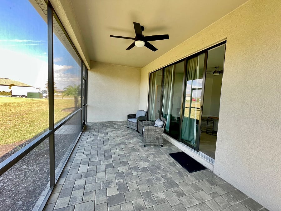 Screened back porch/Lanai