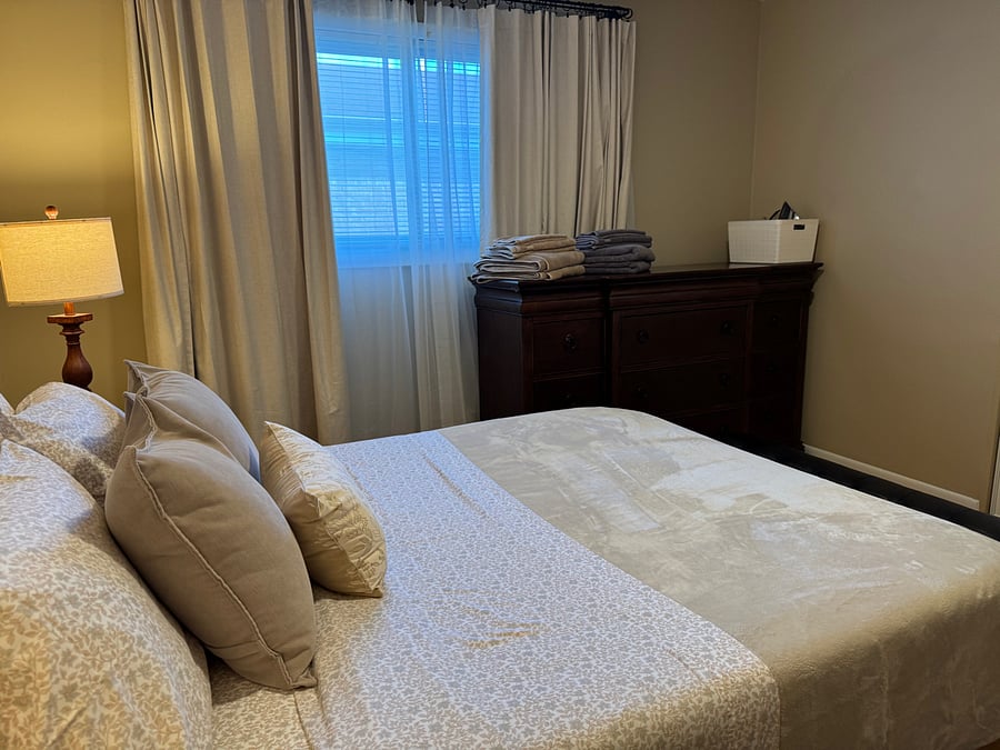 Bedroom #1 Queen bed
w/ beddings, mattress protectors, soft and memory foam pillows with protector casing as well