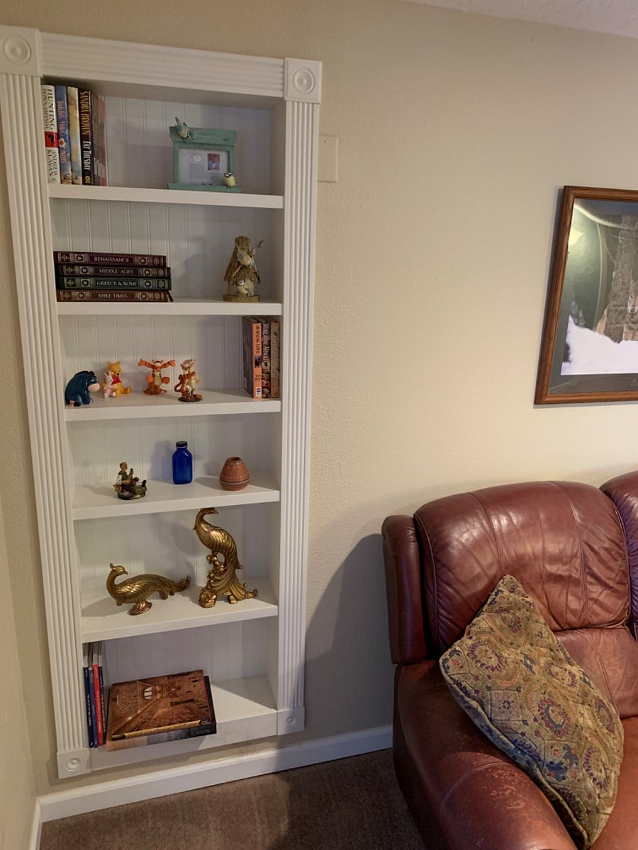 Built in book shelves.