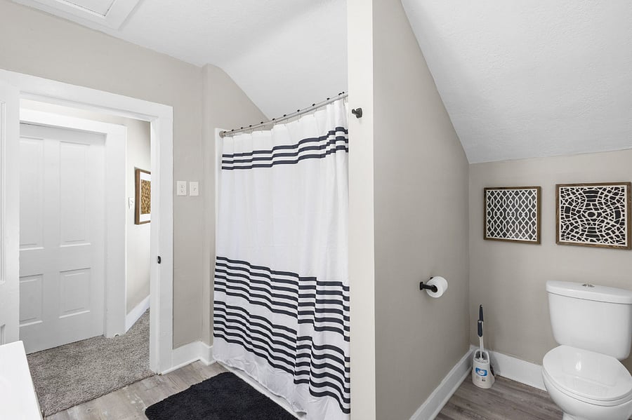 2nd floor bathroom