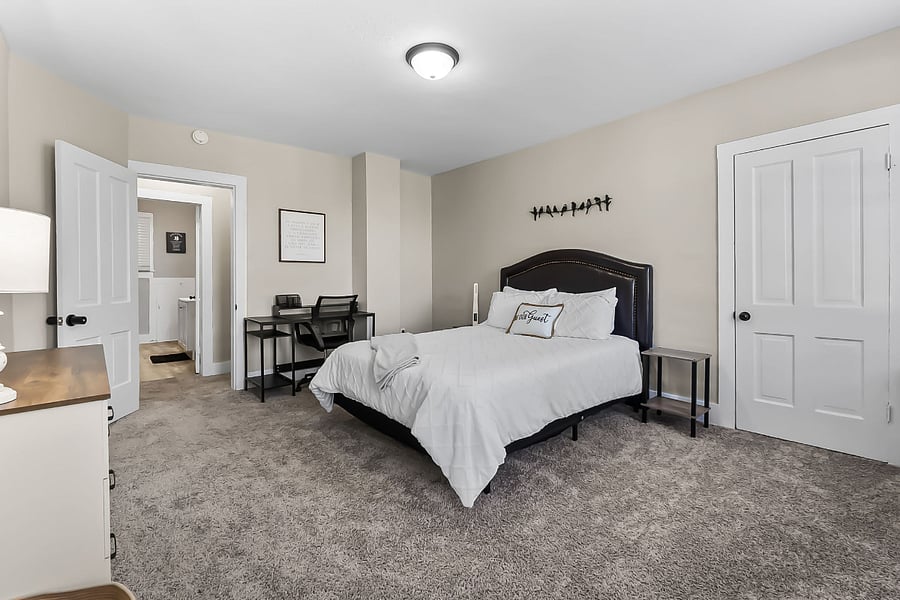 Furnished Finder property 703607_3 photo 29