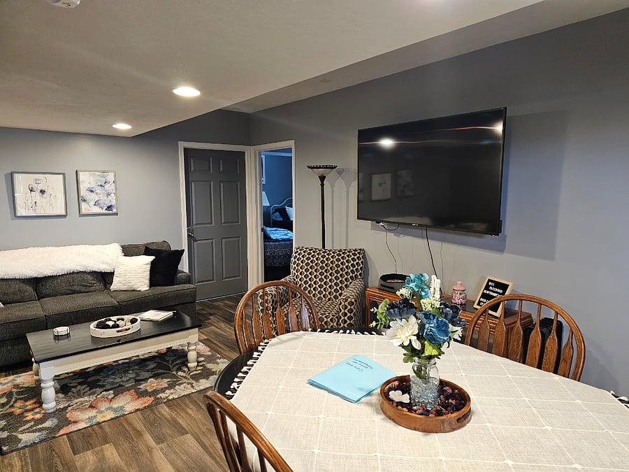 Furnished Finder property 703700_1 photo 4