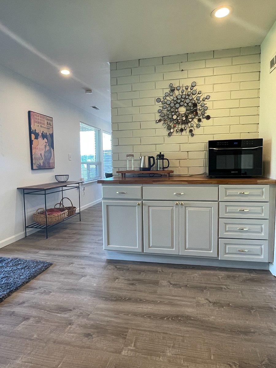 Convection oven/microwave and coffee bar