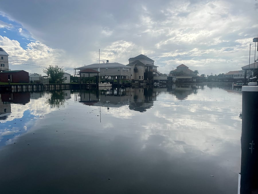 View looking eastward to the end of the canal.