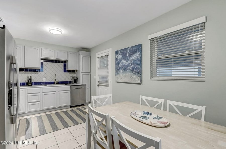 Furnished Finder property 703800_1 photo 8