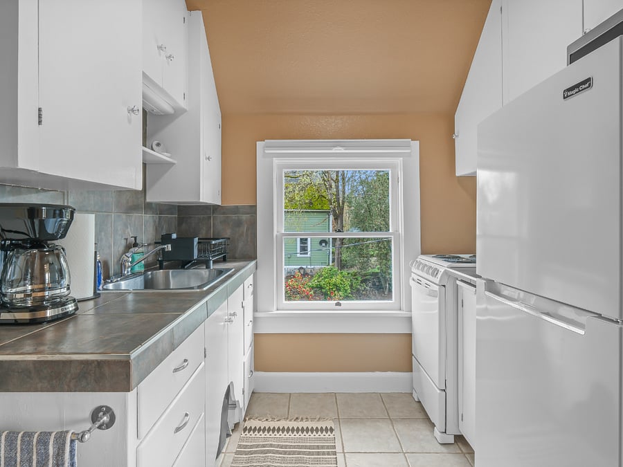 Furnished Finder property 703848_3 photo 4