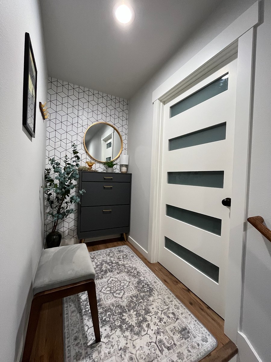 The interior front door.