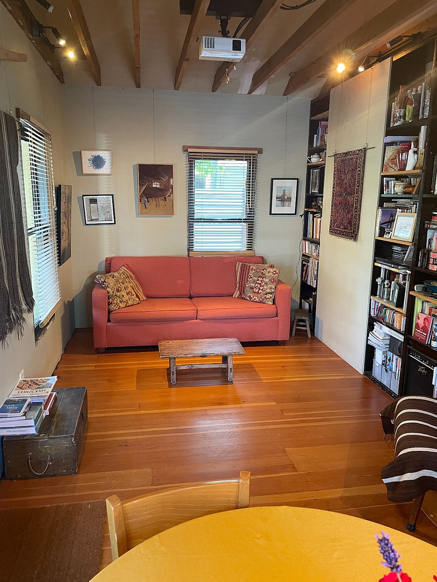 Front room (living/dining)