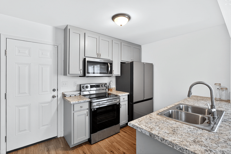 Furnished Finder property 703998_1 photo 9