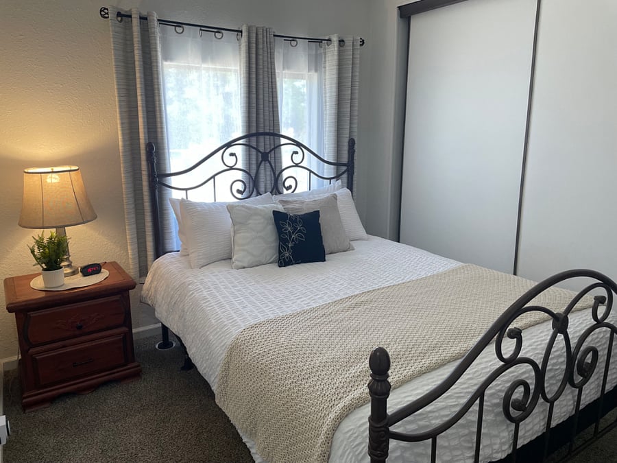 Guest bedroom