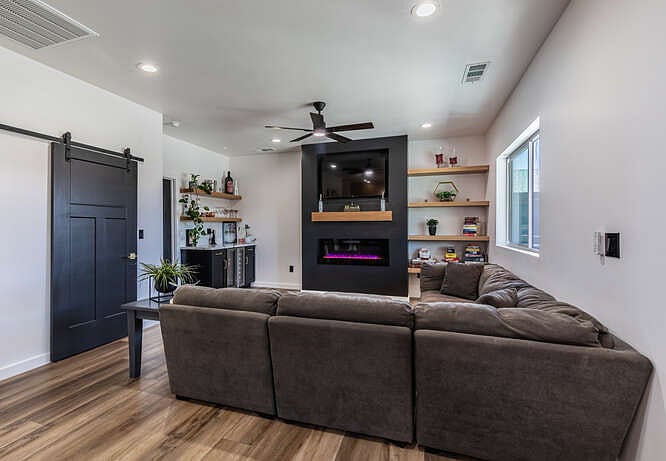 Furnished Finder property 704096_1 photo 18