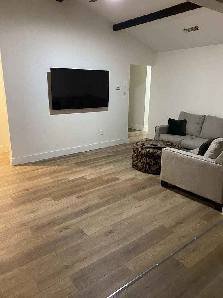 Furnished Finder property 704118_1 photo 3