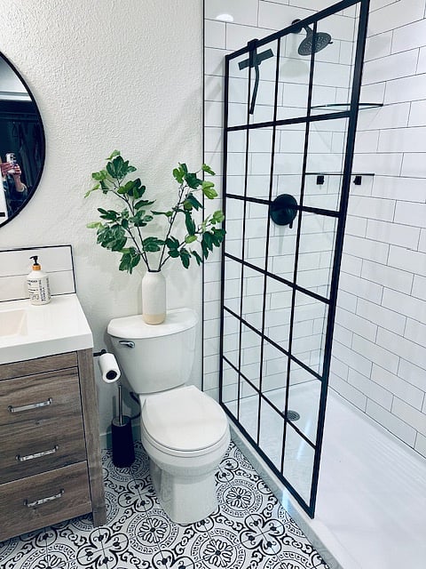 Attached Master Bathroom