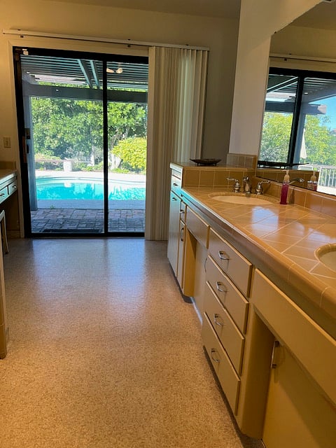 Furnished Finder property 704161_1 photo 10