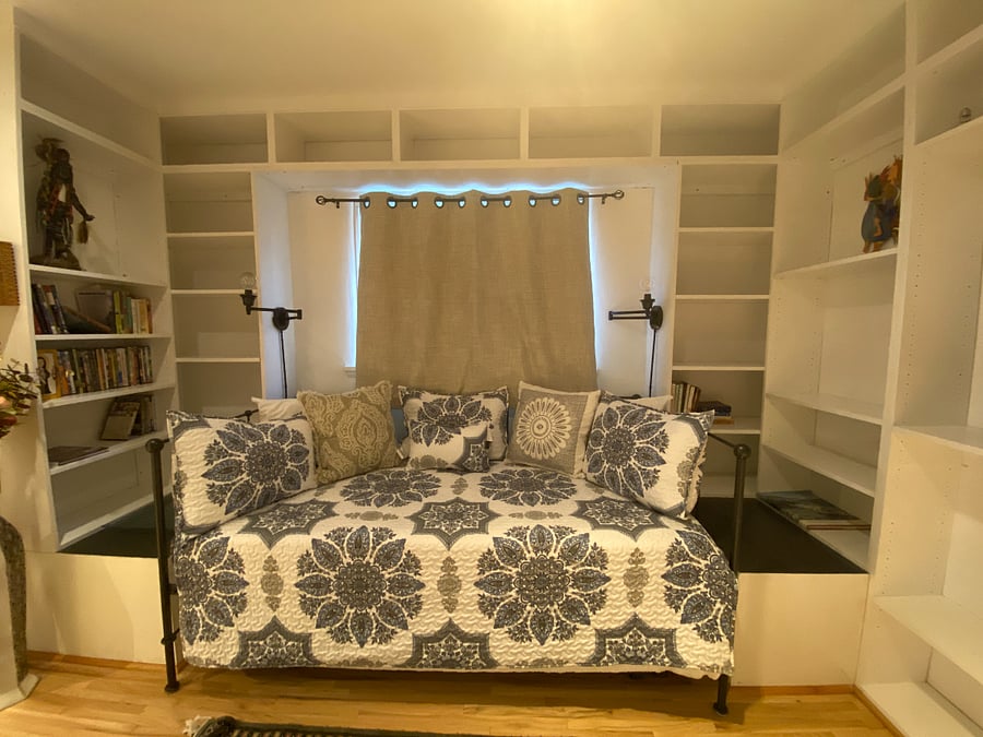 trundle bed- 2 singles or convertible queen