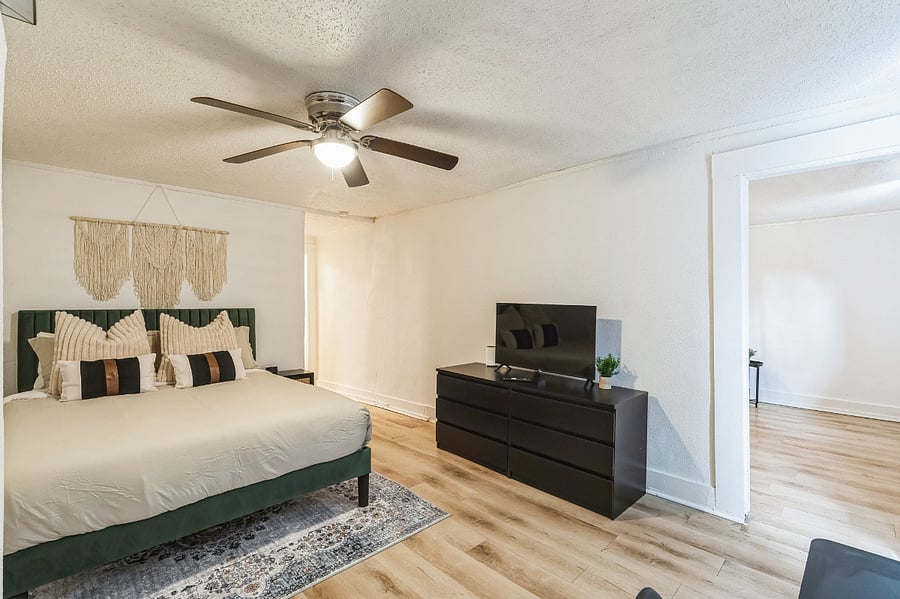 Furnished Finder property 704233_6 photo 6