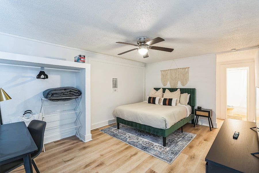 Furnished Finder property 704233_6 photo 3