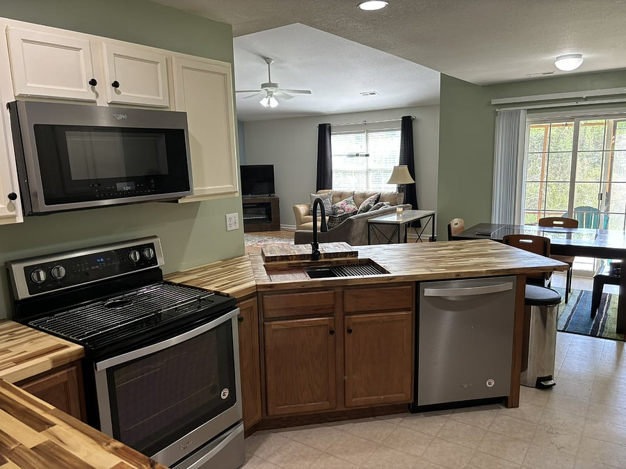 Furnished Finder property 704248_1 photo 10