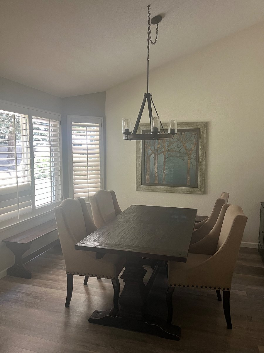 Dining room, table has extensions, can seat 10