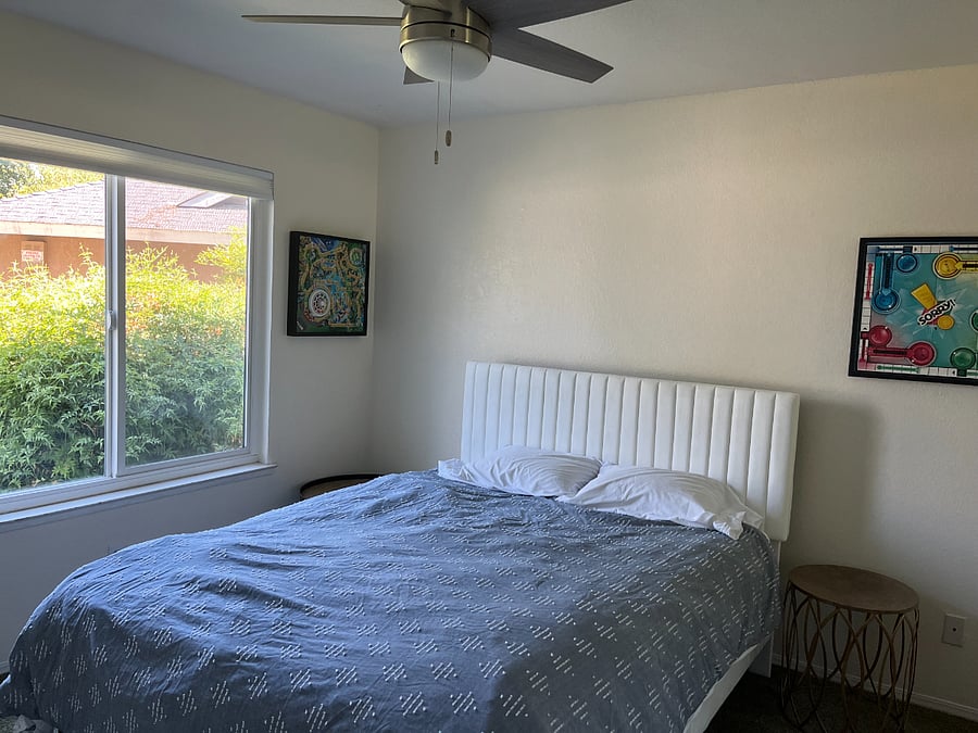 Smaller bedroom, queen sized bed
closet with built in shelves