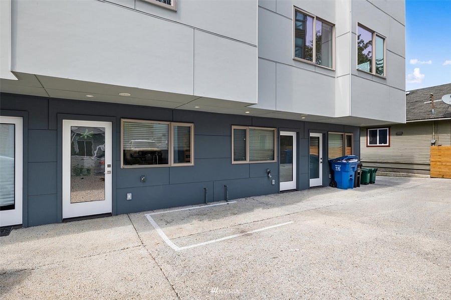 Private parking and rear entrance