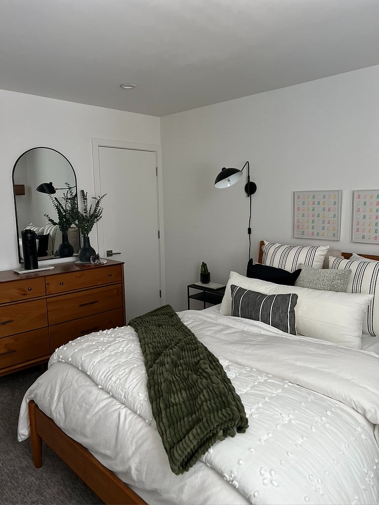 2nd floor guest room