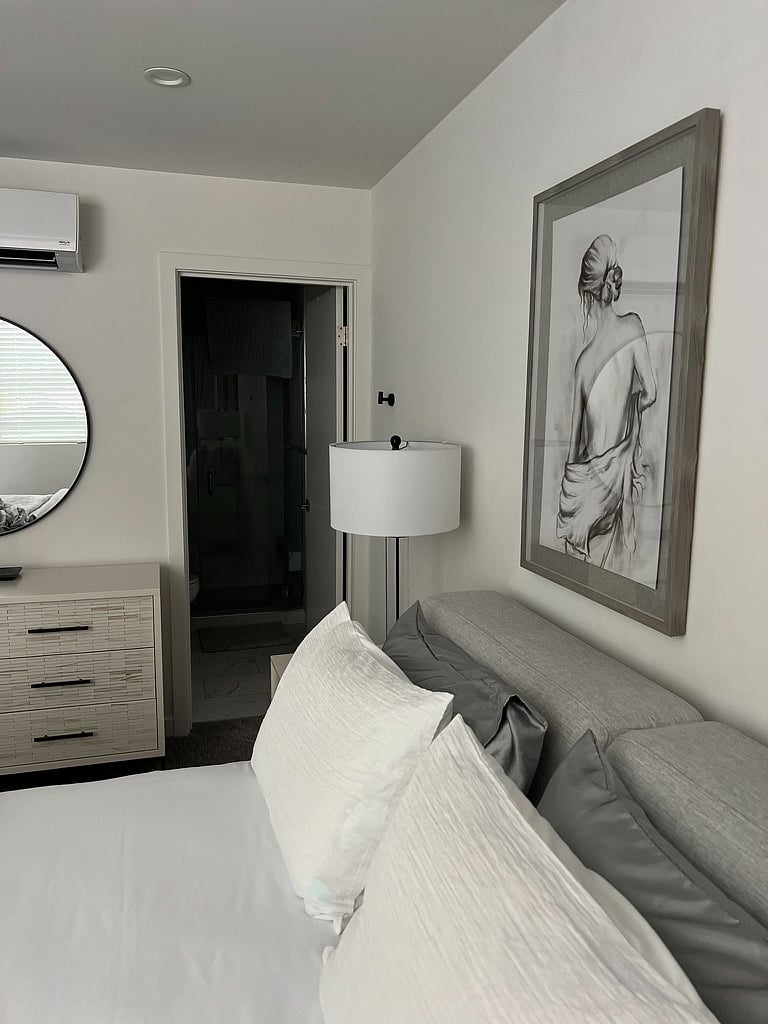 Entrance to ensuite
