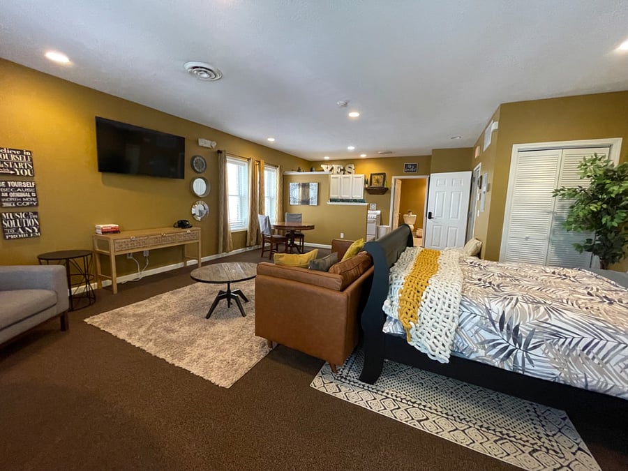Furnished Finder property 704422_2 photo 8