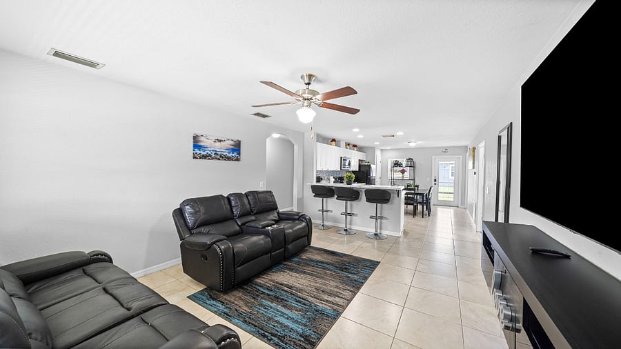 Furnished Finder property 704444_1 photo 3