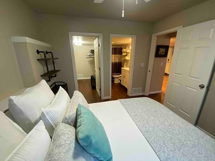 Furnished Finder property 704452_1 photo 8