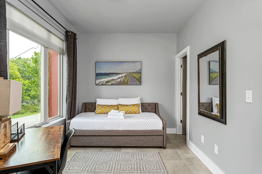 Bedroom 1 - Twin Bed, Twin Trundle 