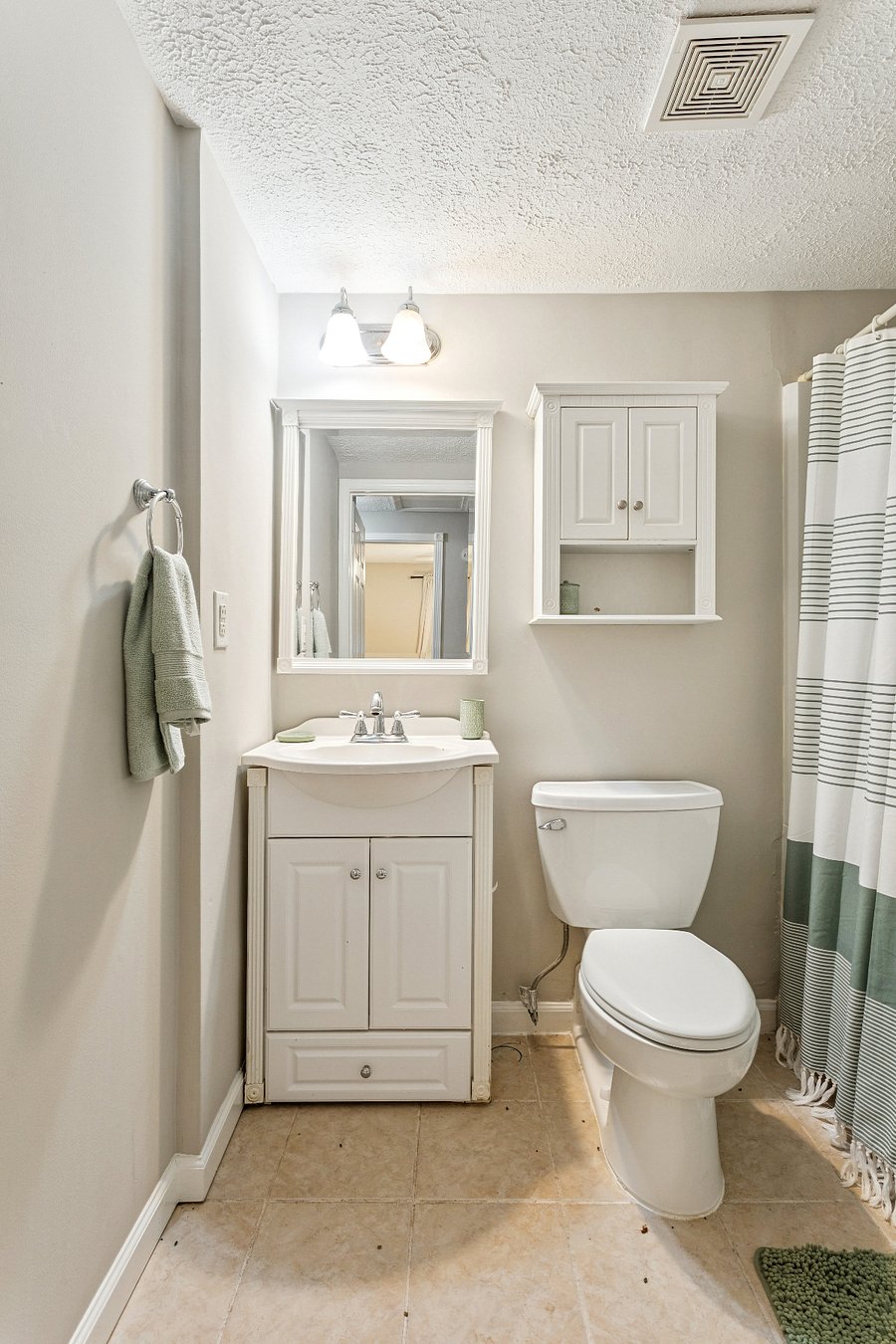 Furnished Finder property 704469_1 photo 20