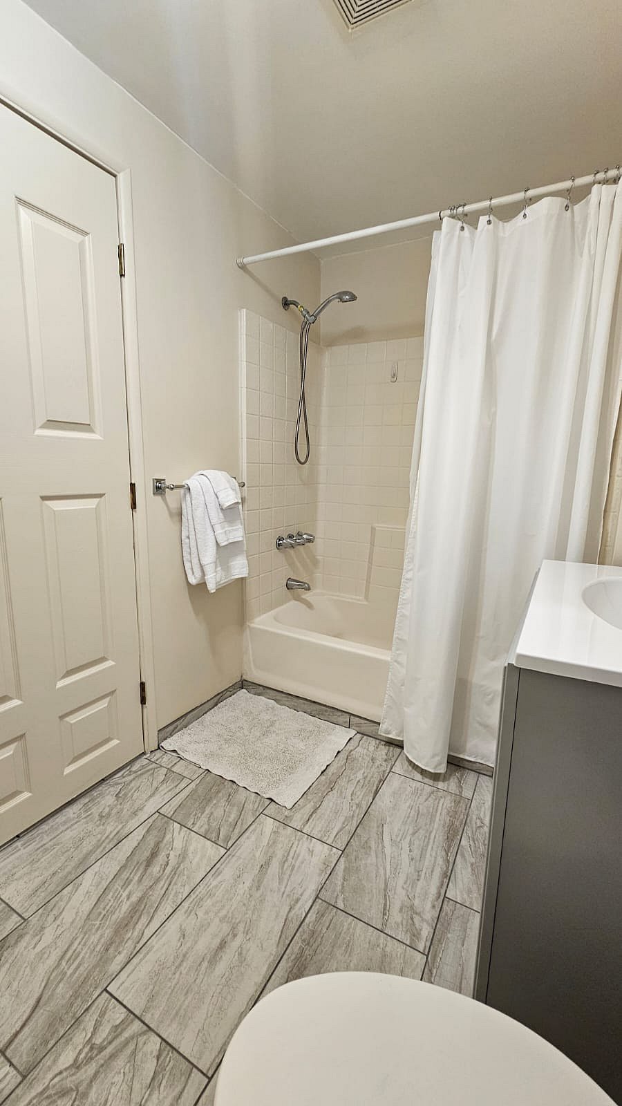 Furnished Finder property 704593_1 photo 15