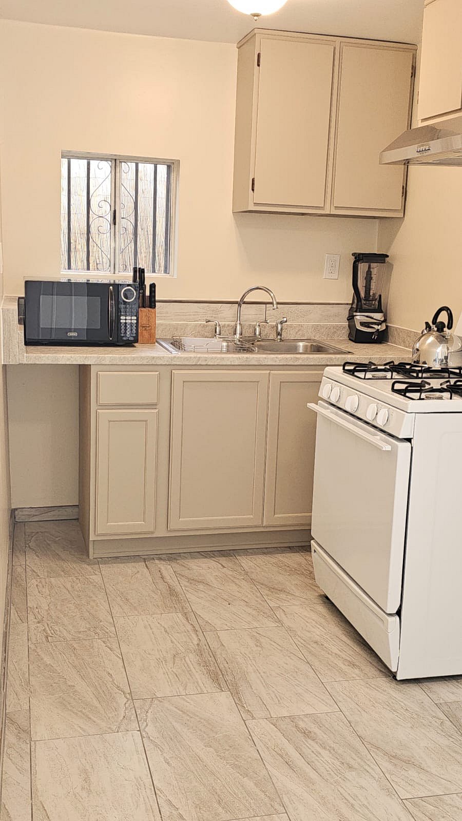 Furnished Finder property 704593_1 photo 4